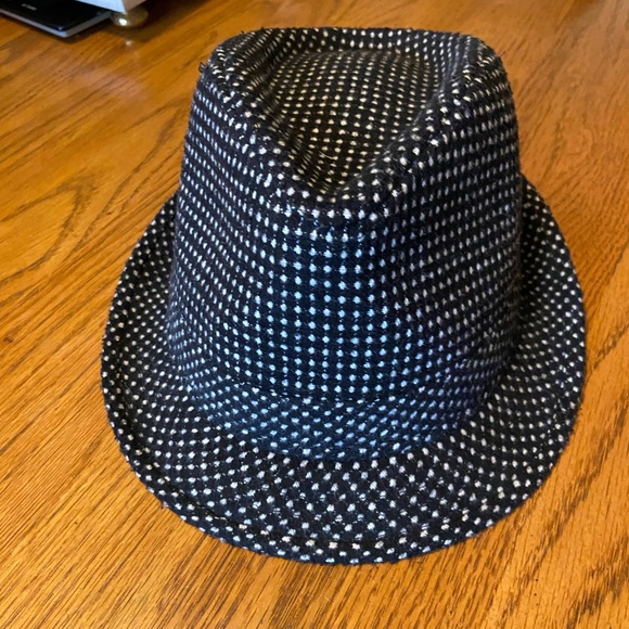 Black & White Fedora Hat - Picture 4 of 8